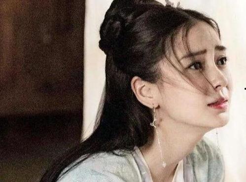 娱乐吃瓜女艺人片酬,吃瓜女艺人片酬背后的真相